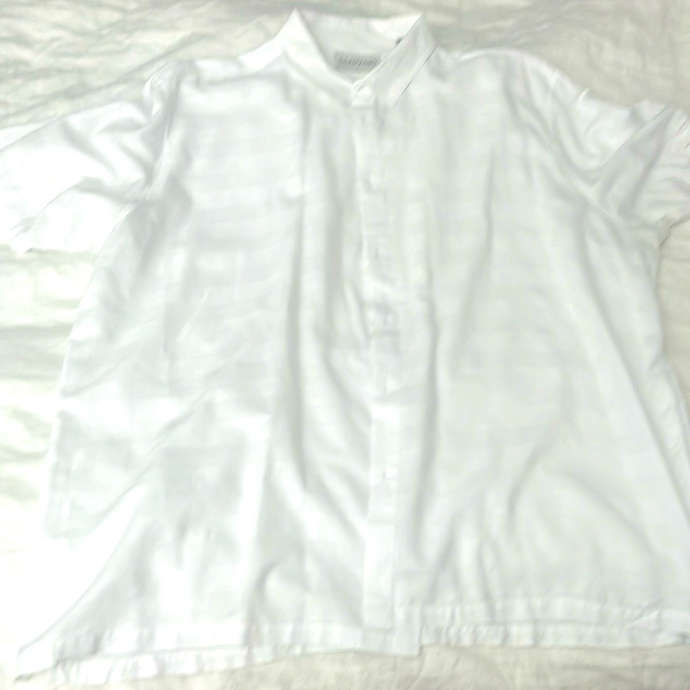 Men’s White Short Sleeve Button Down